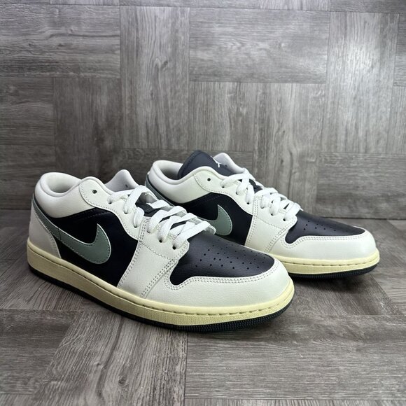 Jordan 1 Low Men's size 10.5/Women size 12 Jade Smoke Black Green Casual Shoes D - Picture 5 of 8
